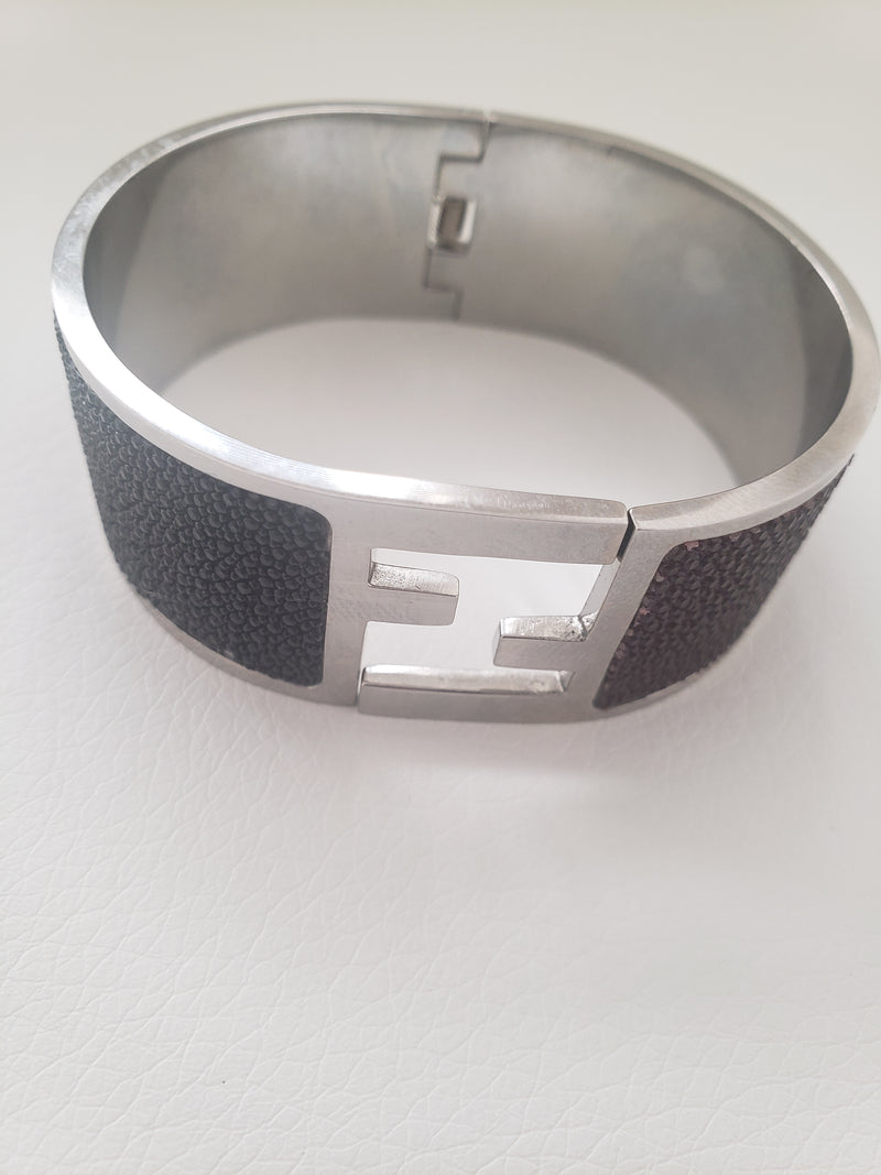 Fine Open Bangle (TF) – EbrookLael