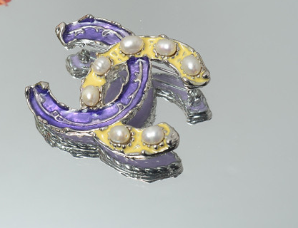 Purple & yellow   brooch - ebrooklael